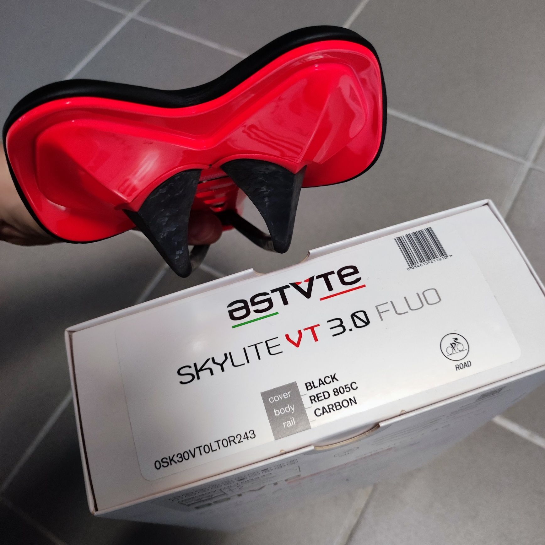 Siodło Astute Skylite VT 3.0 Fluo Carbon Nowe