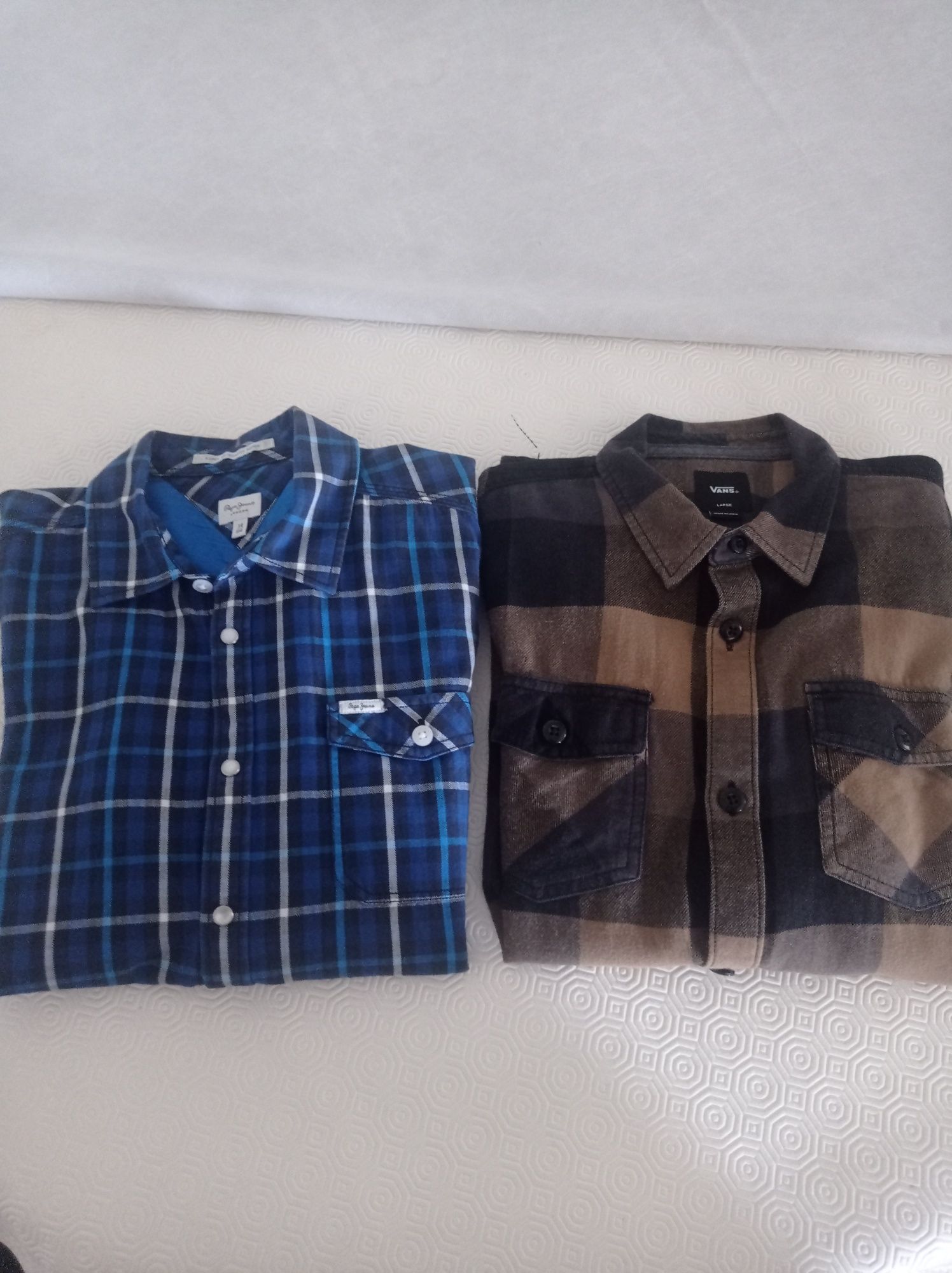 2 camisas 13/14 anos Pepe jeans e vans