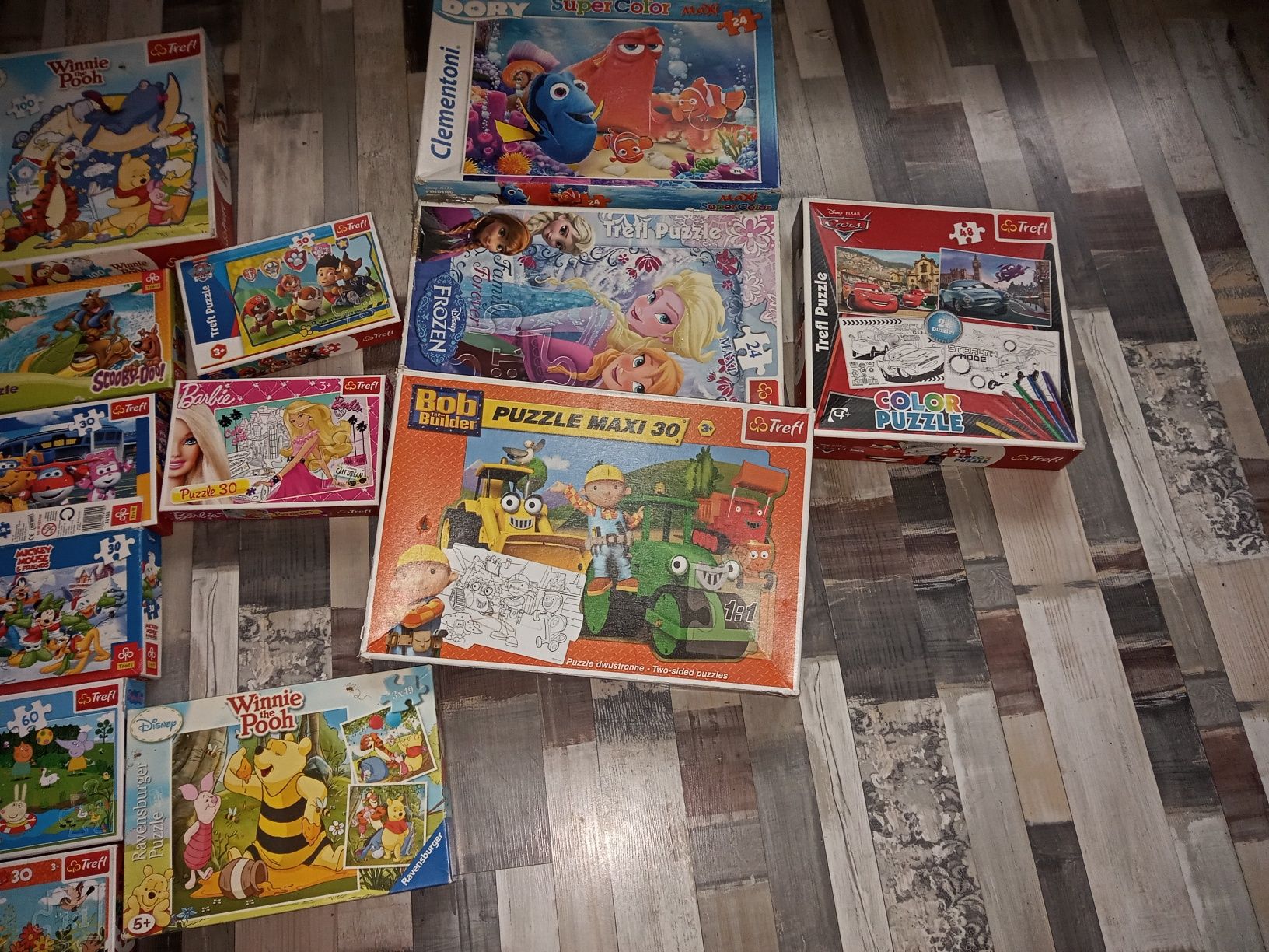 Puzzle różne w dobrym stanie