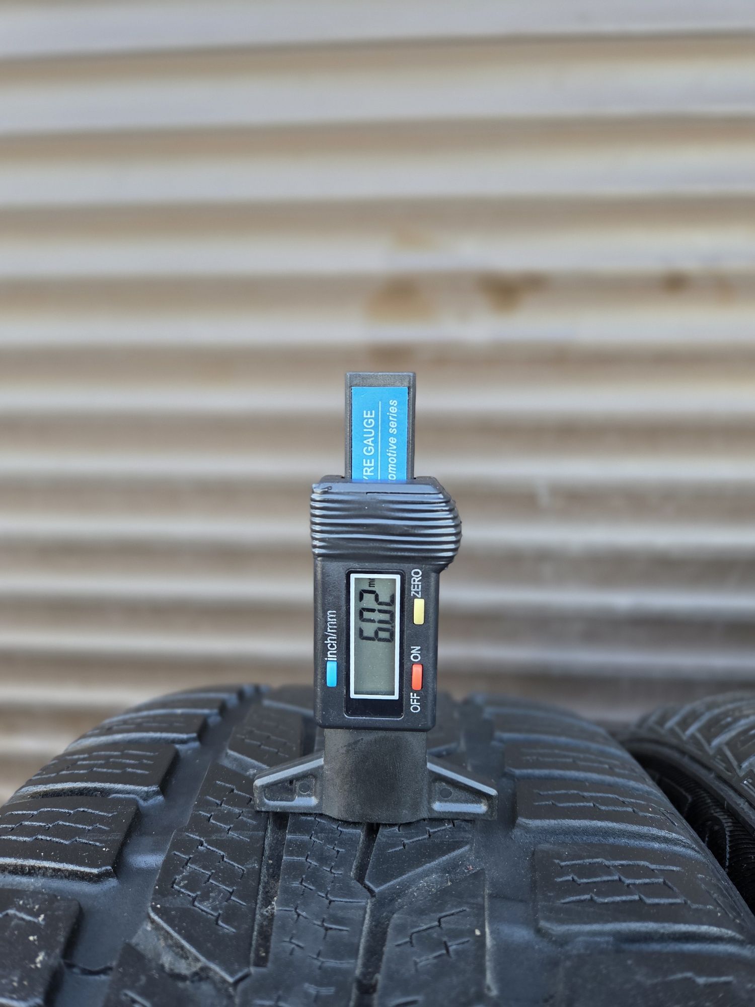 Шини всесезонні 215/55/r16, Semperit Speed-Grip.