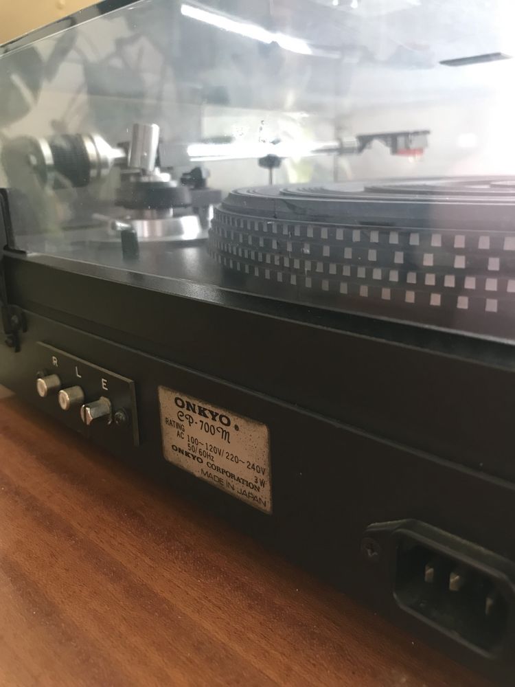 Gramofon Onkyo CP-700M