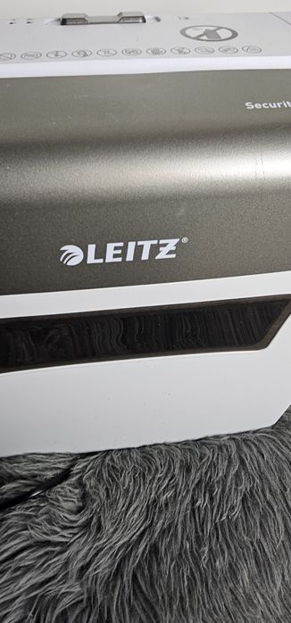Niszczarka do dokumentów leitz IQ home p4