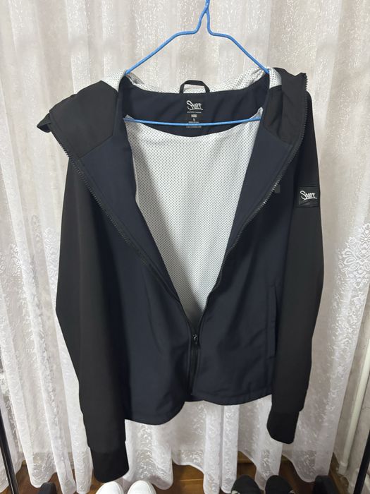 Вітровка від бренду Staff