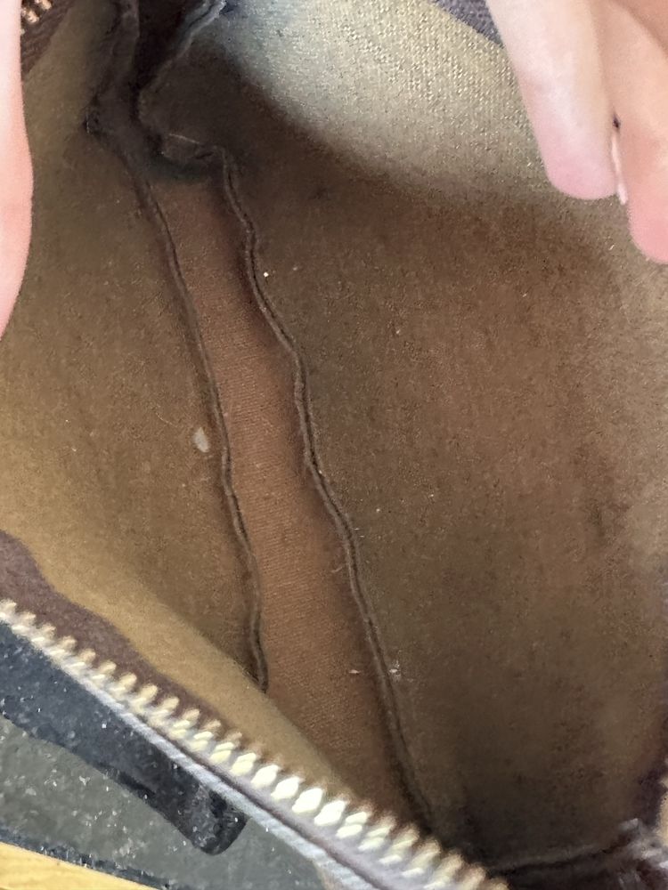 Kosmetyczka skórzana LV w literki