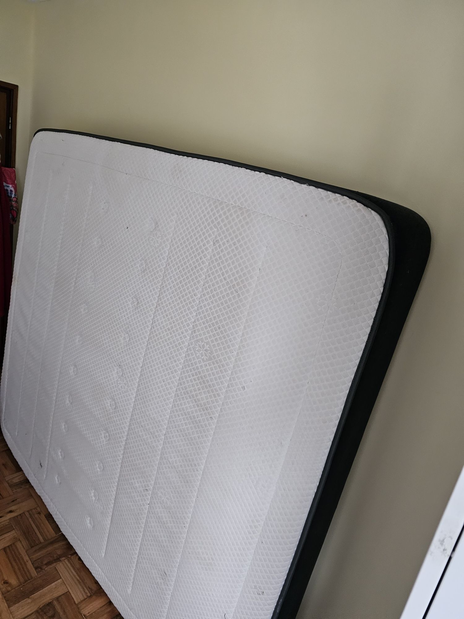 Colchão King Size (EXCELENTE ESTADO)