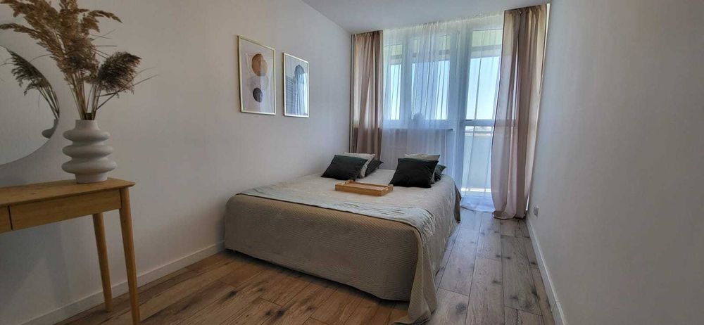 Prywatnie, po generalnym remoncie, 3 pokoje, bezpośrednio -Duży Balkon