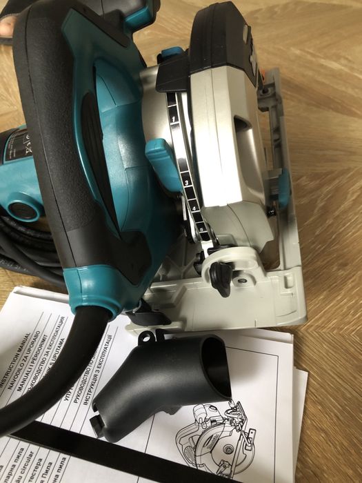 Makita HS6100 ручна циркулярна дискова пила