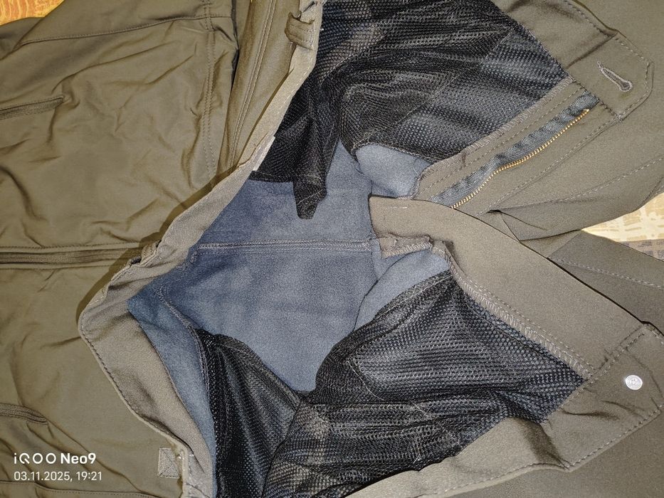 Костюм софтшел сірого кольору