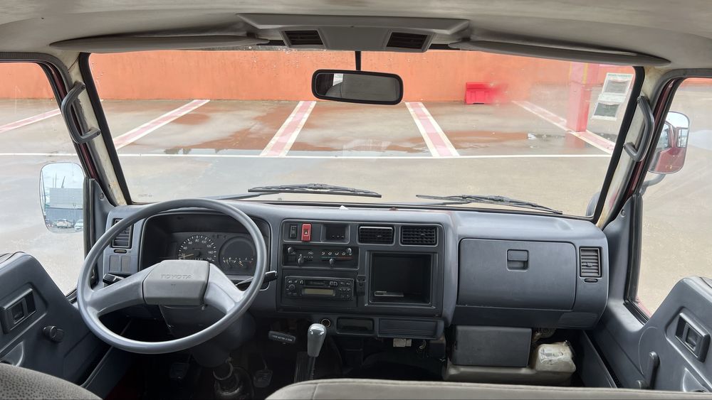 Toyota dyna 150 2.8D 7lug roda dupla