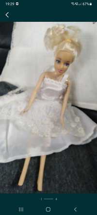 Lalki Barbie  4szt z sukienkami Stan b dobry