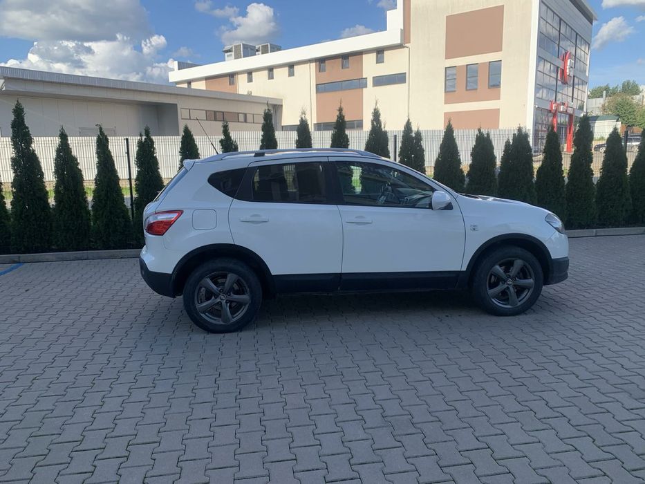 Продам Nissan Qashqai з автоматичною КПП