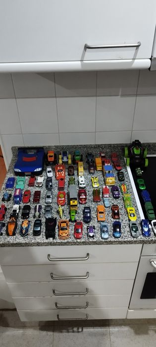 Lote veículos hot wheels, matchbox, majorette