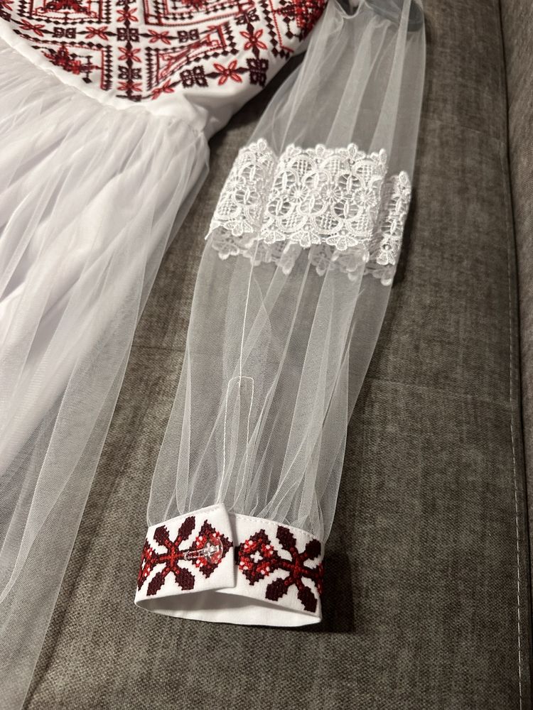 Сукня в украінському стилі, вишиванка, весільна сукня, для фотосесій