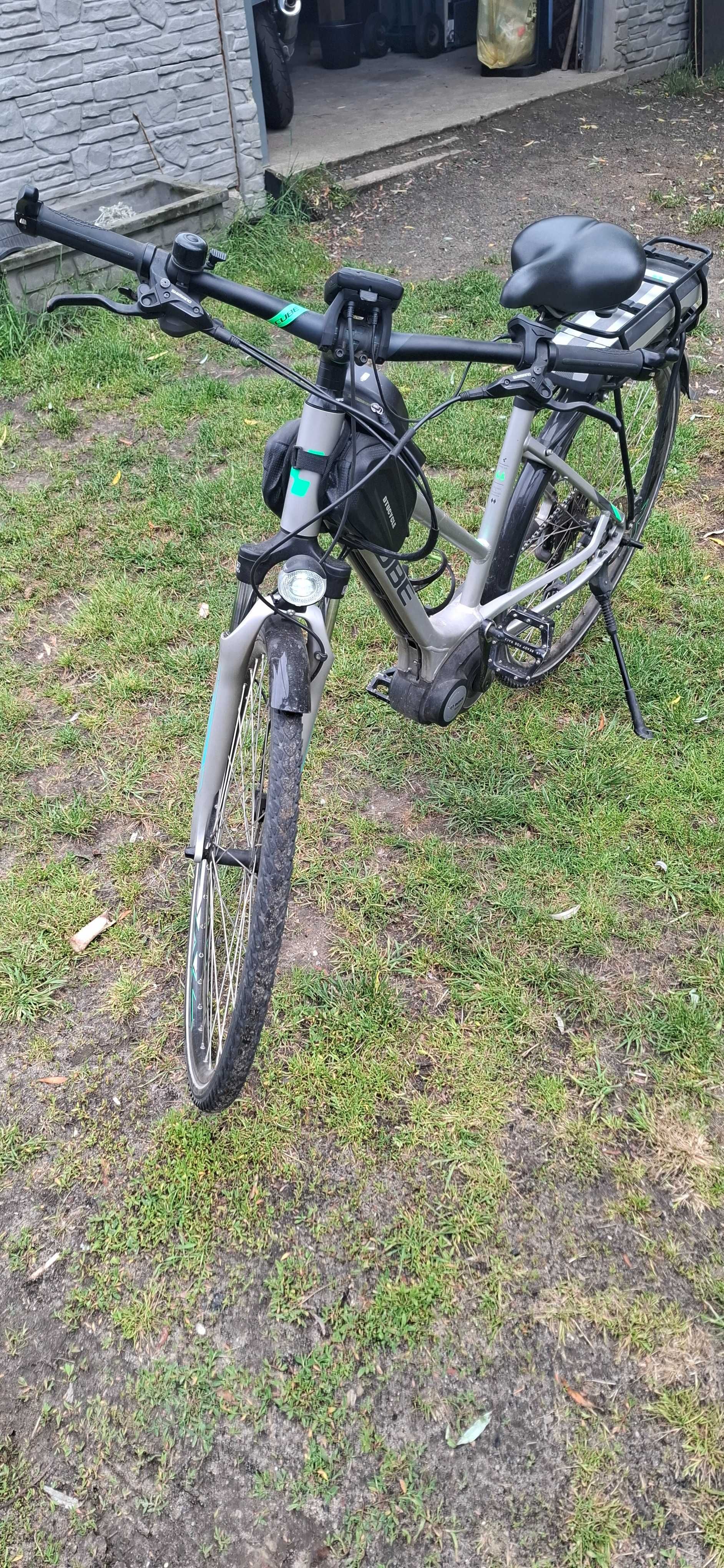 Rower elektryczny cube 2017r
