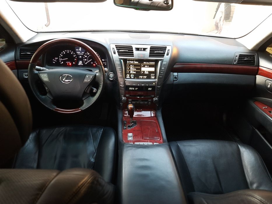Lexus LS 460 Long