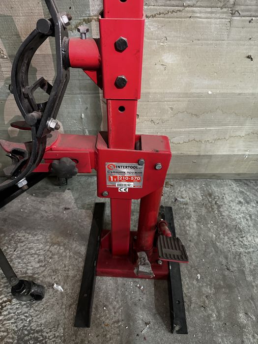 Съемник пружин гидравлический, стационарный, 1 т INTERTOOL GT1701