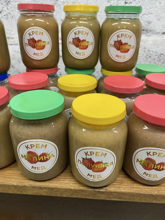 Крем Мед зі смаками сублімованих фруктів та сотовий мед