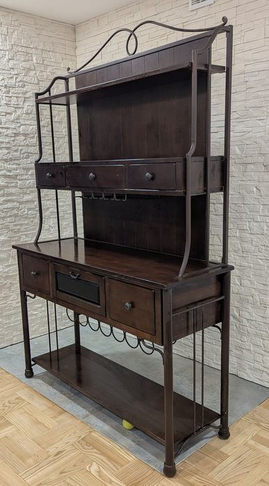 Kredens/barek- drewni +metal


---

Kredens /