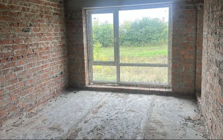 Продається будинок, Байківці