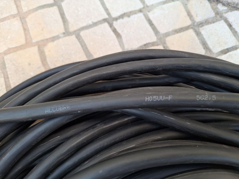 Cabos trifásicos: Alcobre , Hard , H05VV-F ,  5G2,5Ff