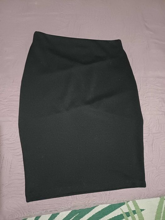 Czarna, bandażowa spódnica rozmiar 36