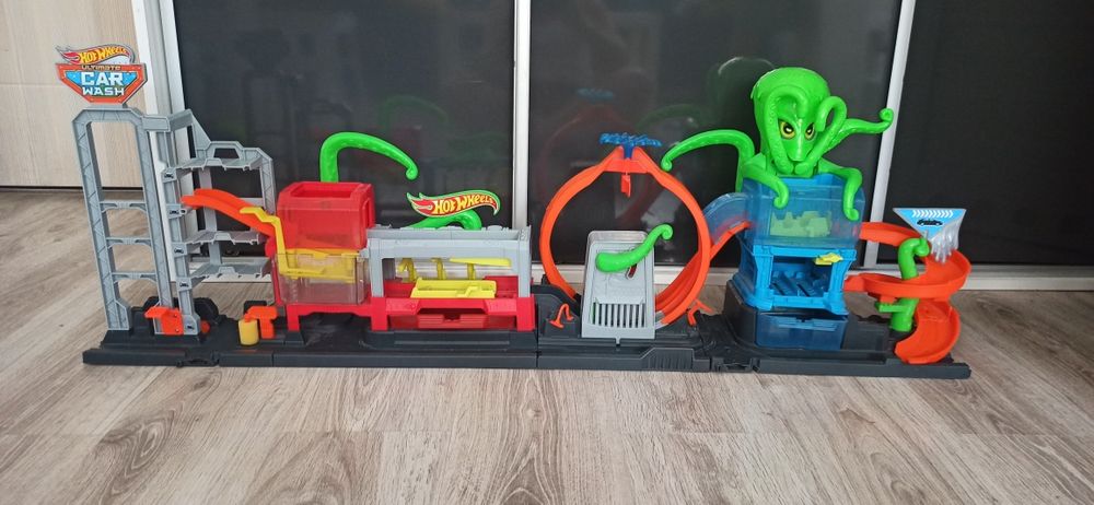 Hot wheels megamyjnia atak ośmiornicy