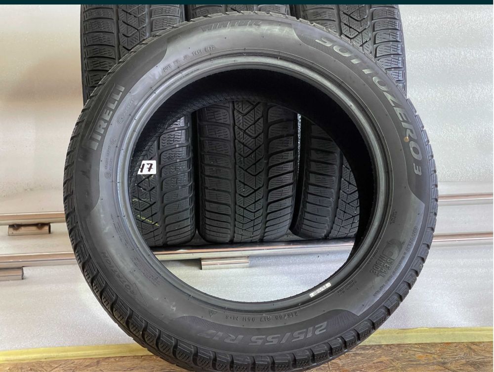 Автошини колеса резина 215/55 R17 Pirelli Sottozero3 зимові 2022 рік
