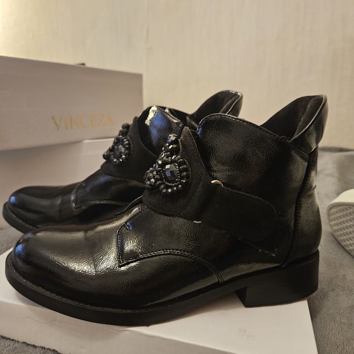 Nowe skórzane botki – rozmiar 37