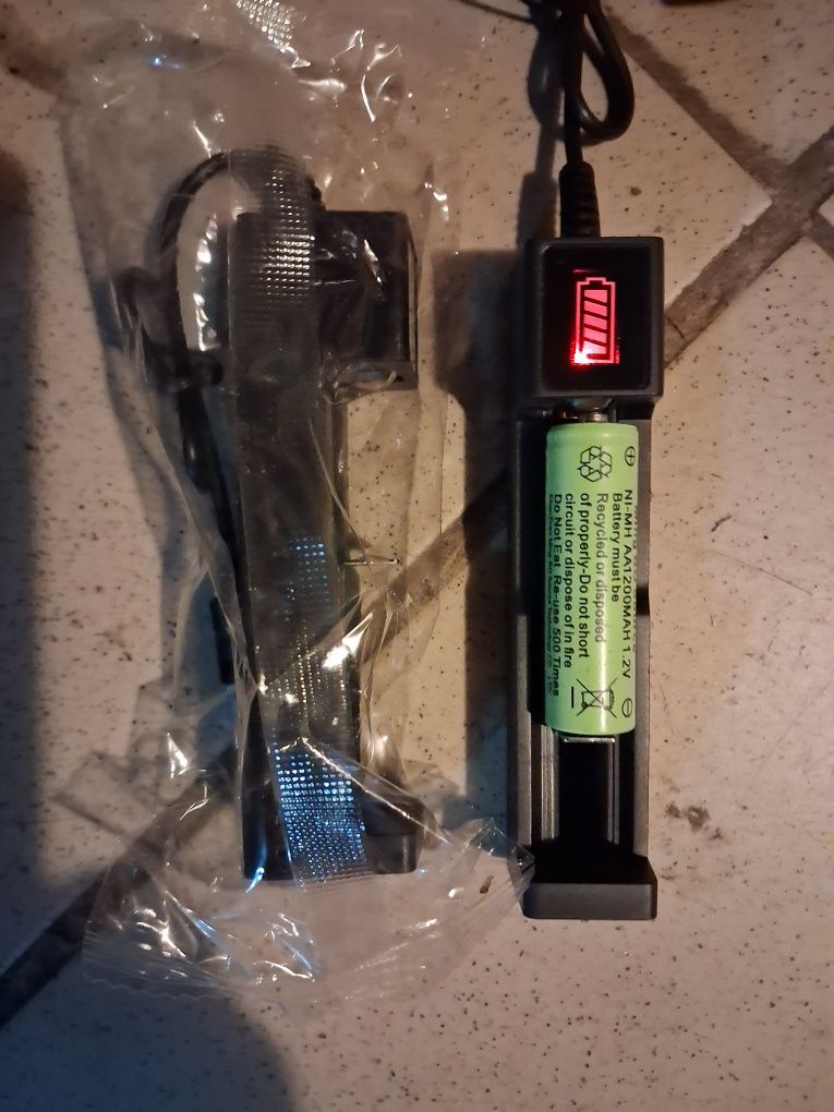 Ładowarka do bateri od 1,2v do 3,7 v