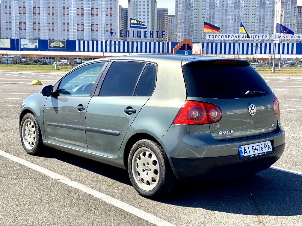 Volkswagen Golf 5 1,6 MPI бензин
