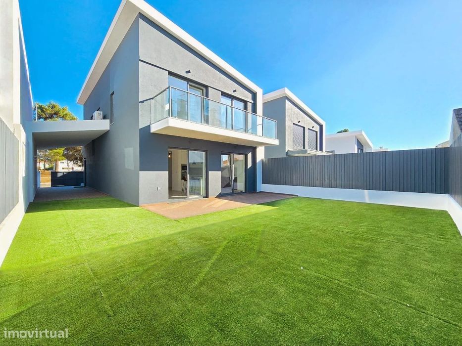 Moradia T3 nova perto da praia Lagoa de Albufeira Sesimbra