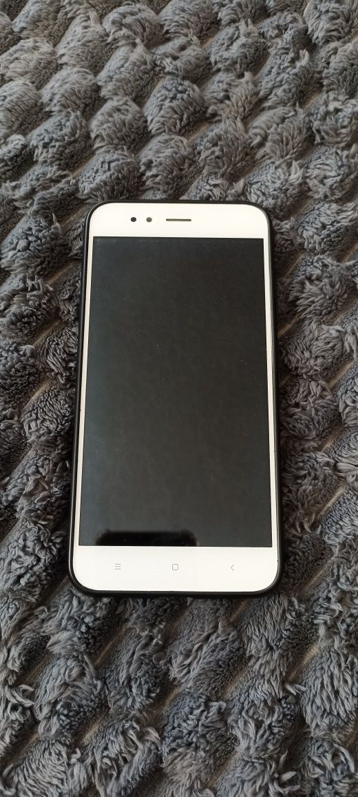 Продам телефон Xiaomi MI A 1