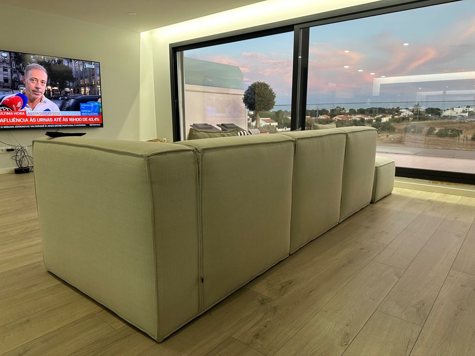 Sofá com chaise longue amovível