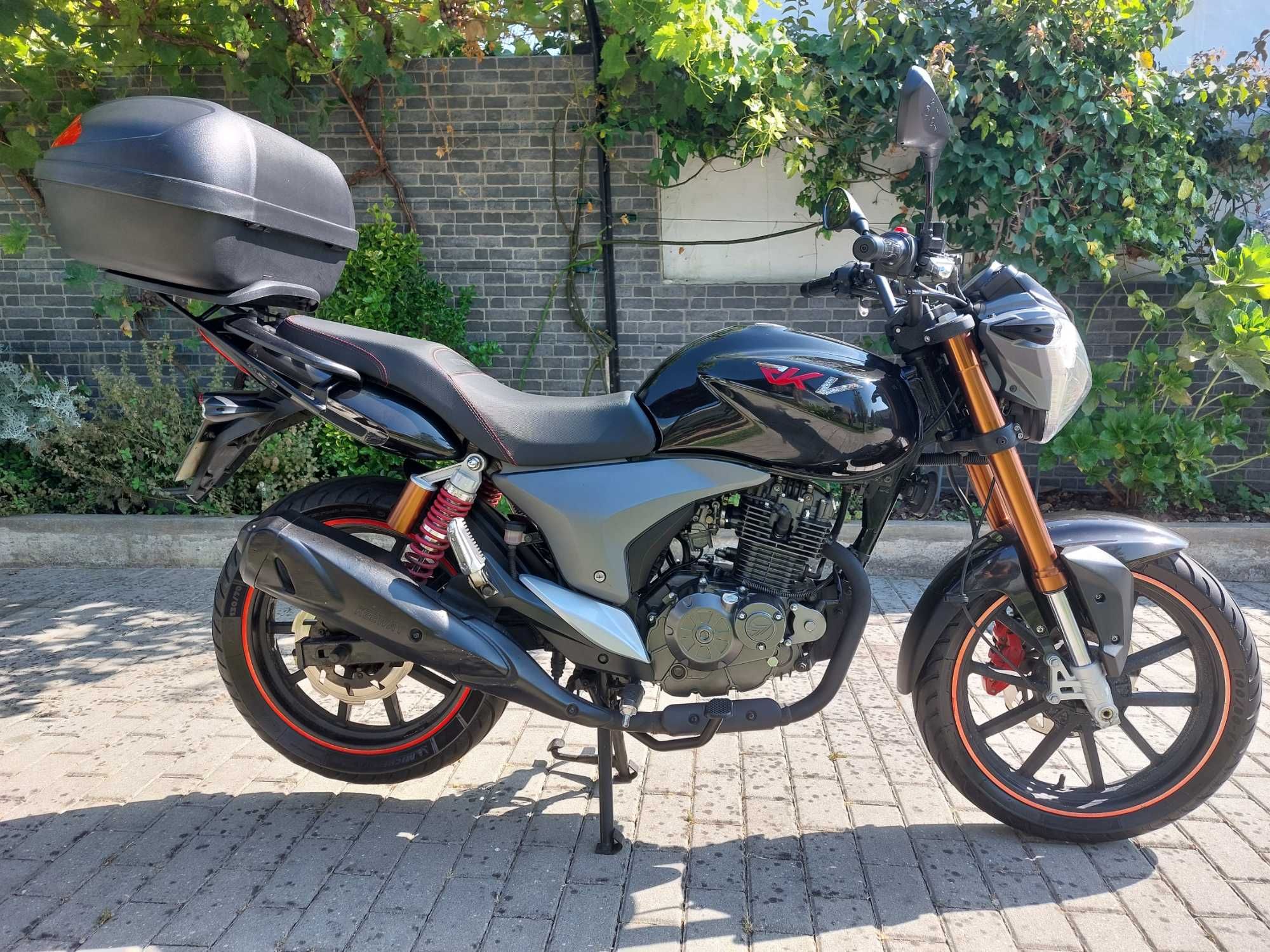 Keeway RKV 125 Preta (2012)
