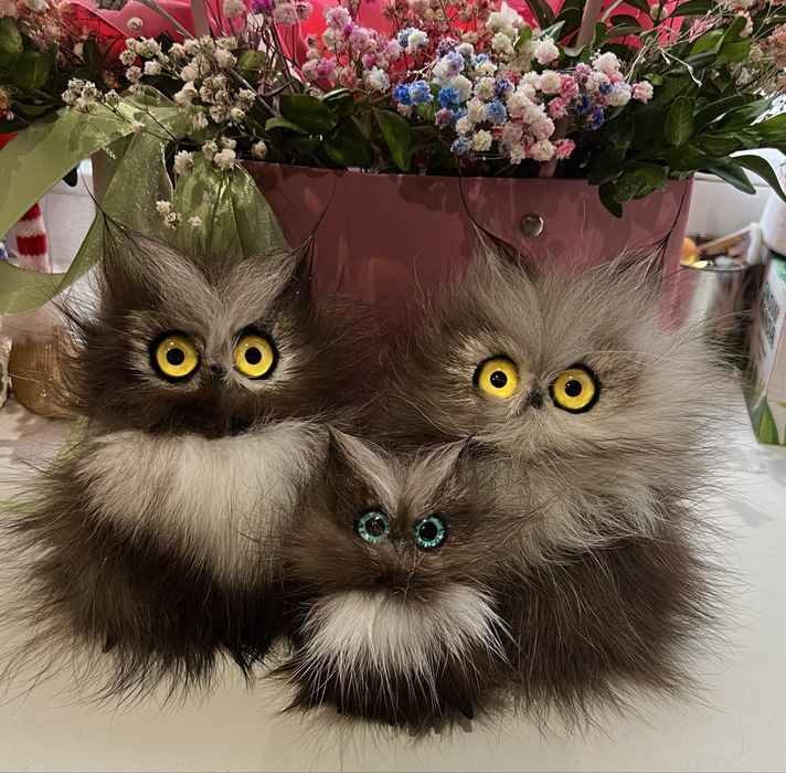 Статуетка ,сувенір ,сови з натурального хутра