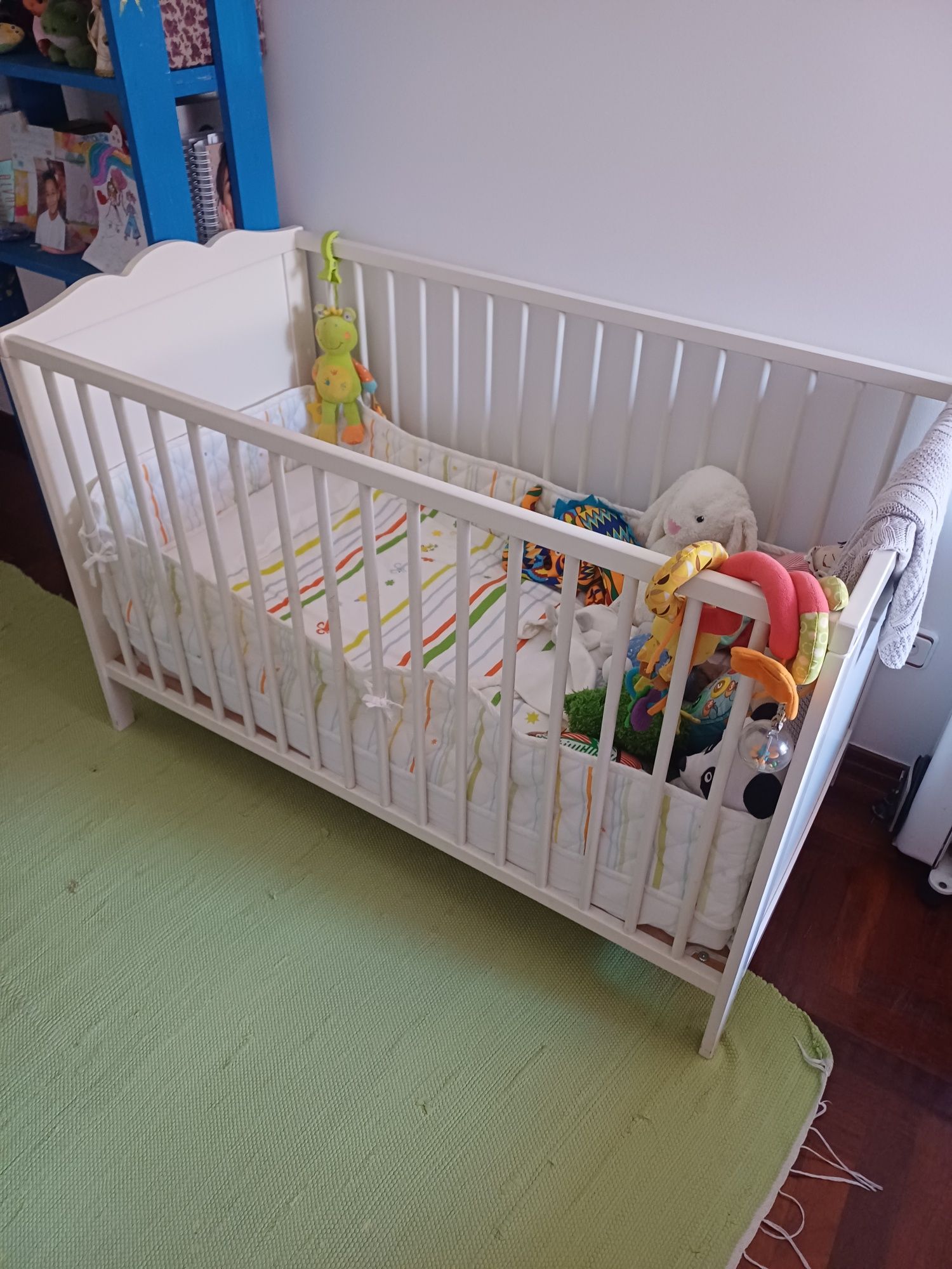 Berço / cama grades ikea + colchão