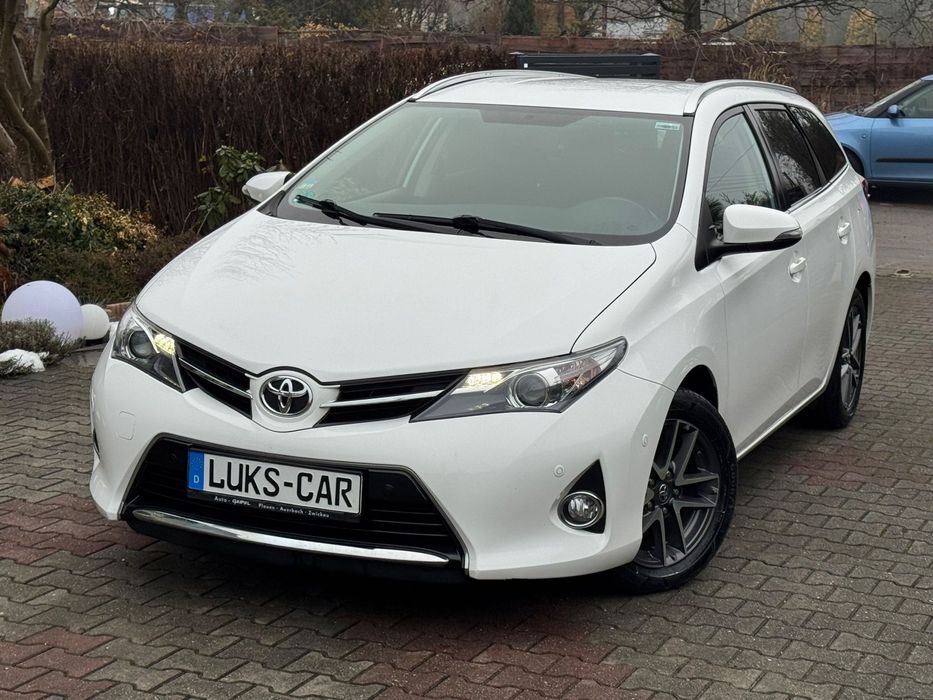 Toyota Auris 1,6 132KM Kamera! Navi! Climatronic! Bezwypadkowy ASO Dla wymagających