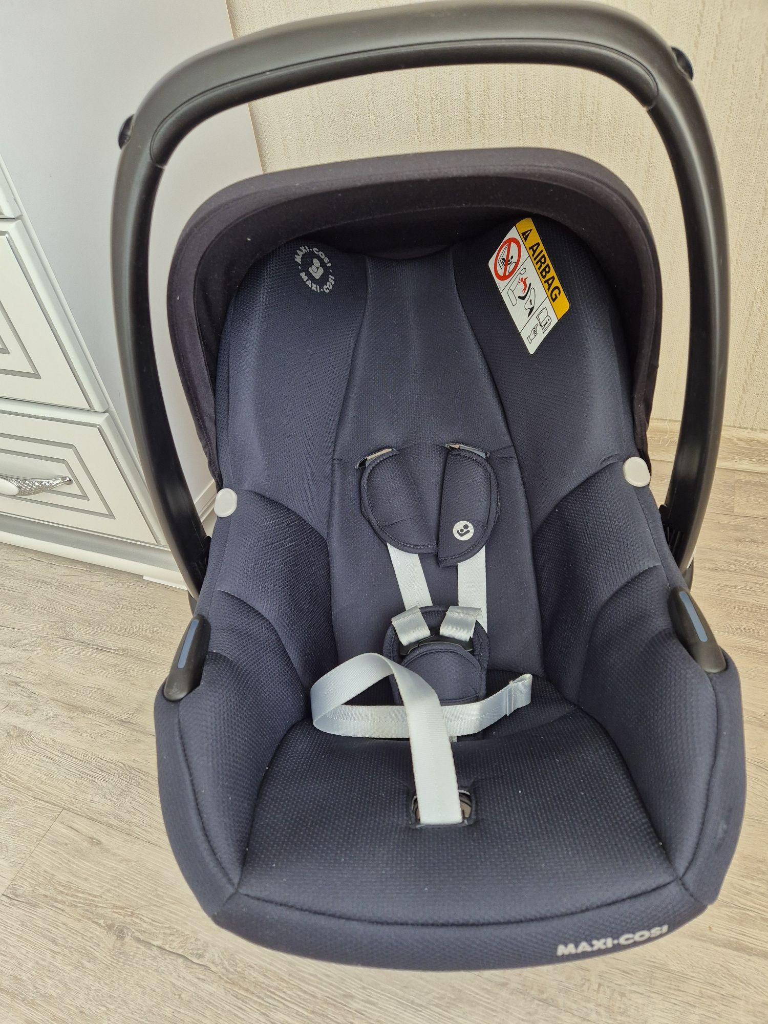 Автокресло та переноска Maxi Cosi Tinca
