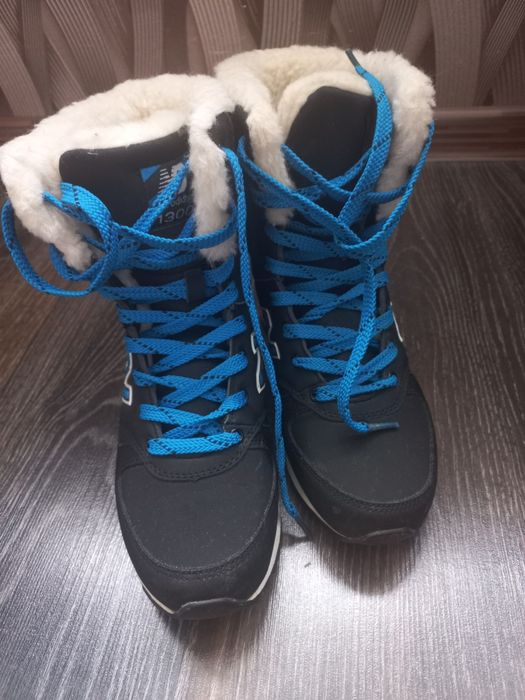 Продаю зимние кроссовки, сапоги, на овчине