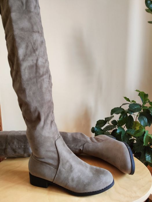 Kozaki zamszowe za kolano r. 39