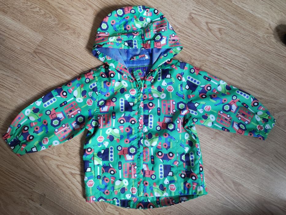 Kurtka wiatrówka w rozmiarze 86 traktor pojazdy koparka