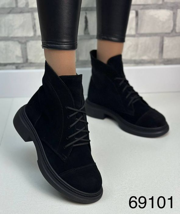 Жіночі шкіряні демісезонні черевики в кольорах