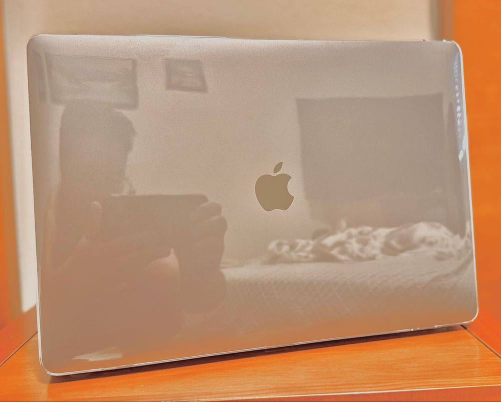 Macbook Pro (15) 2018 - Core i9/16GB/512GB - TouchBar