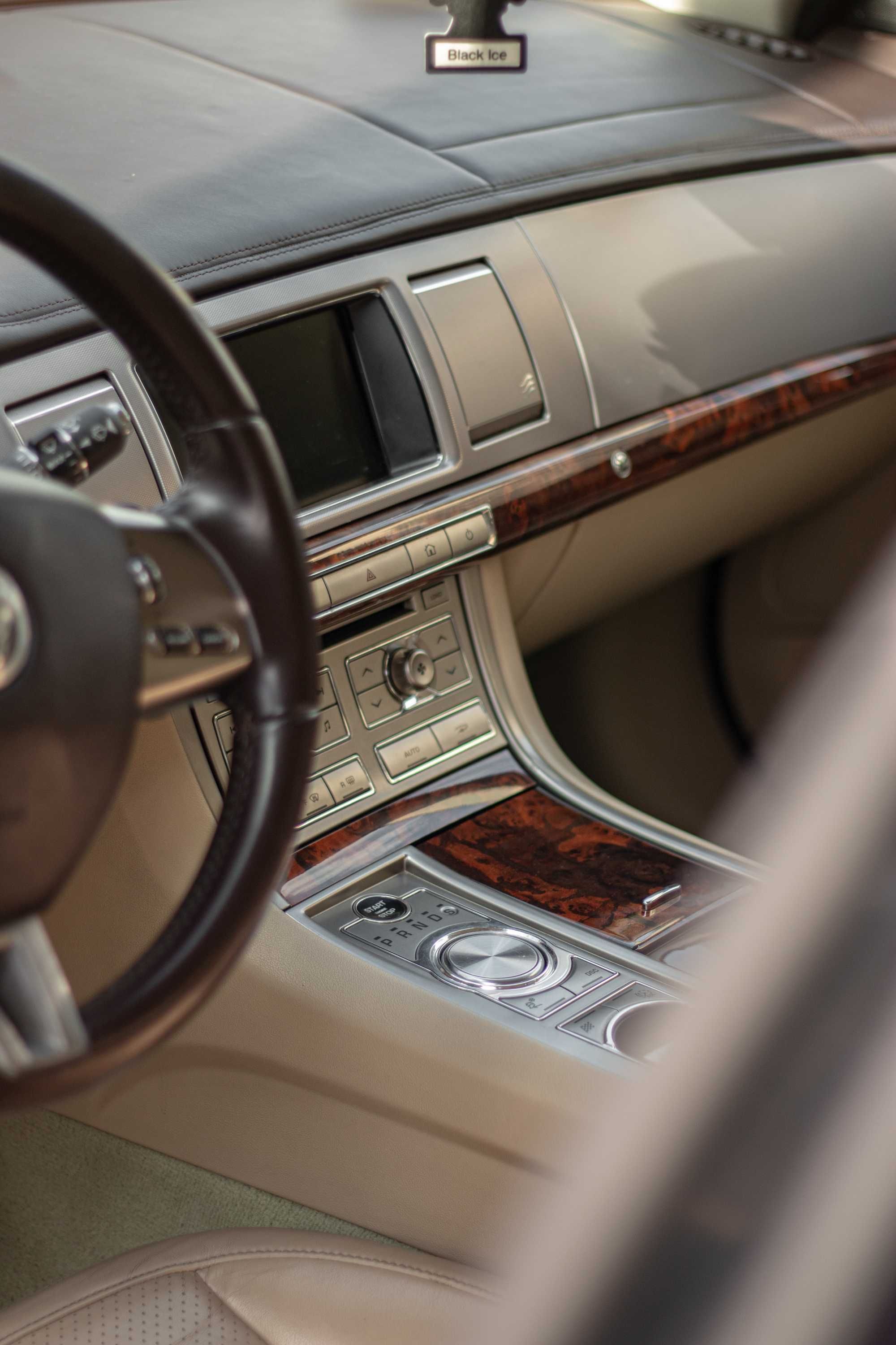 Jaguar XF S do ślubu oraz inne okazje [PROMOCJA NA SEZON 2025]