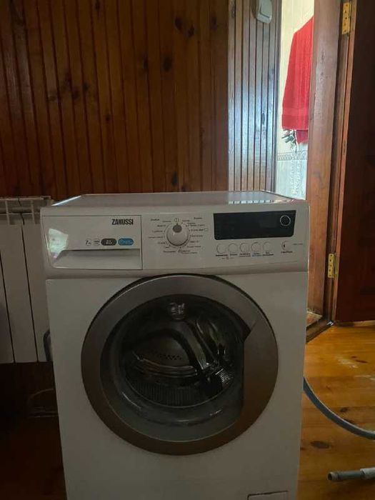 Продам пральну машину Zanussi