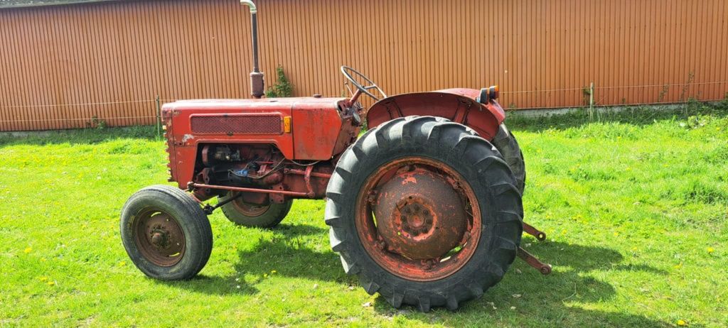 International B275 DIESEL McCormick case c-330