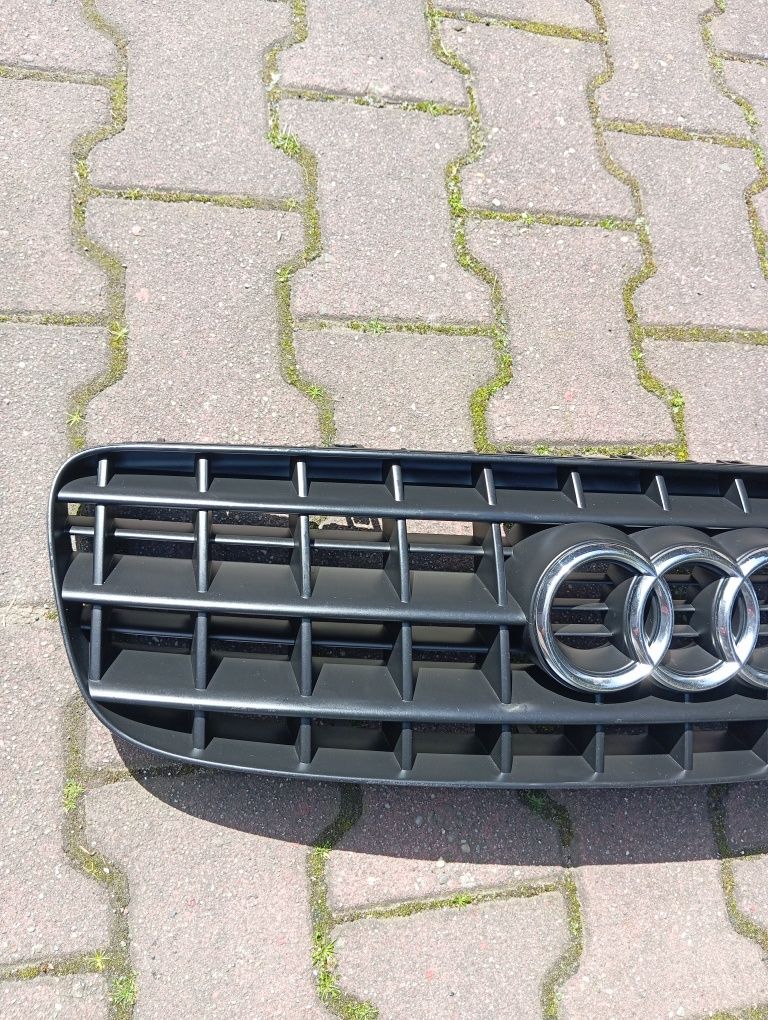 Grill atrapa audi TT 8N R32