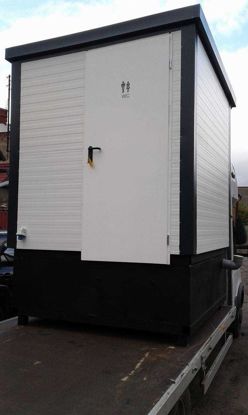 Kontener sanitarny 2x2m z pojemnikiem na fekalia