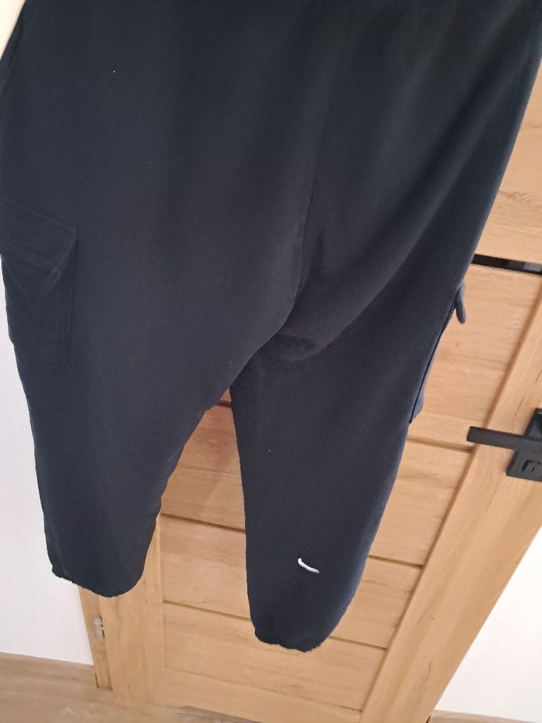Spodnie dresy Nike Fit M.