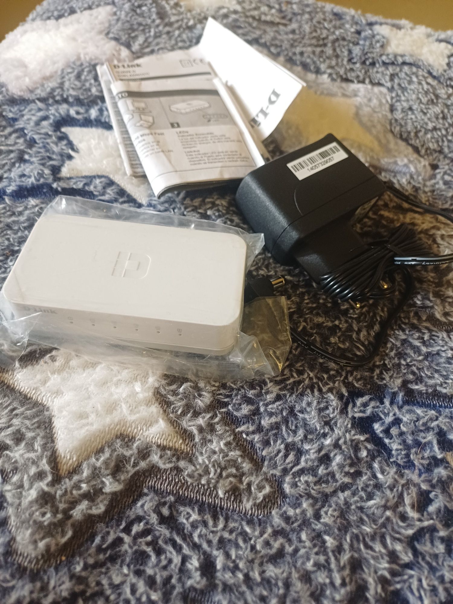 D-Link DES-1005A. 5-Port 10/100 Desktop Switch. Коммутатор.